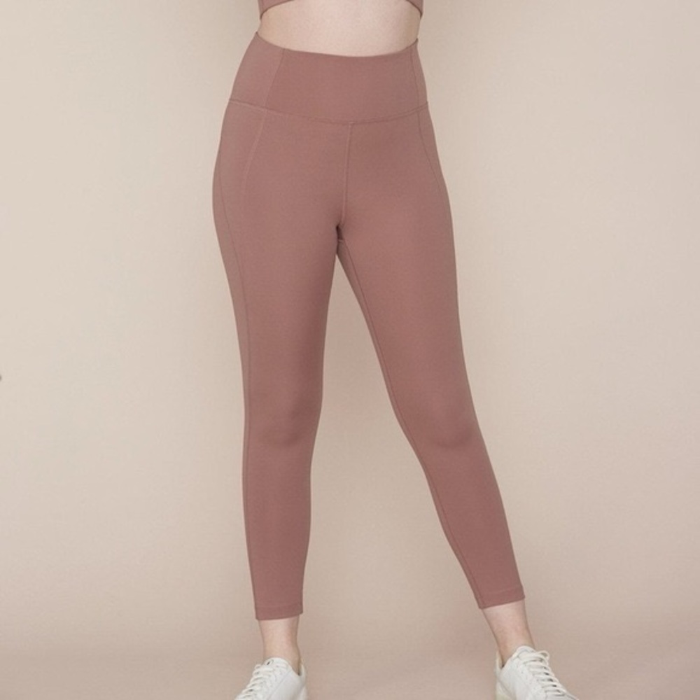 Girlfriend Collective Compressive High Rise 7/8 Legging NWOT | Size M